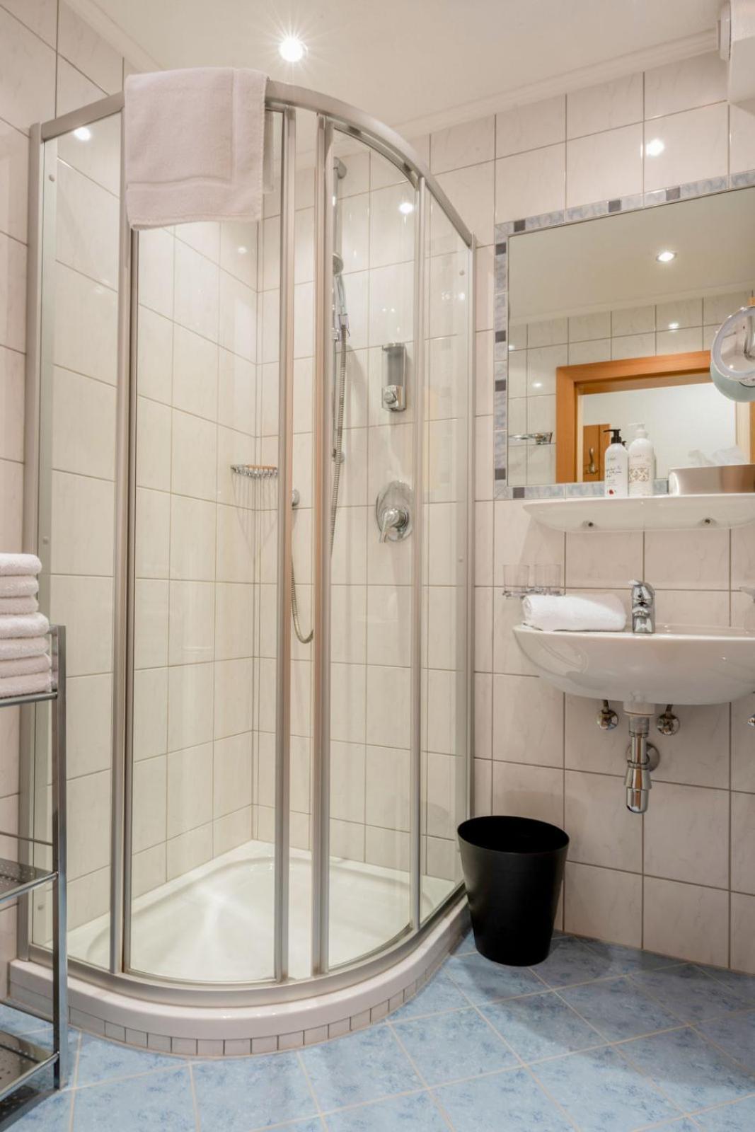 فندق Haus Waldhof ايشجل الغرفة الصورة
